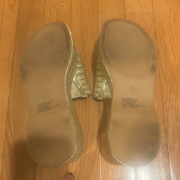 Steve Madden Gold Espadrille Wedge Size 6 - Picture 5 of 7